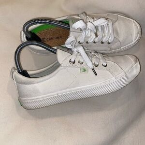 Cariuma OCA  Women's White Canvas Low Top Sneaker